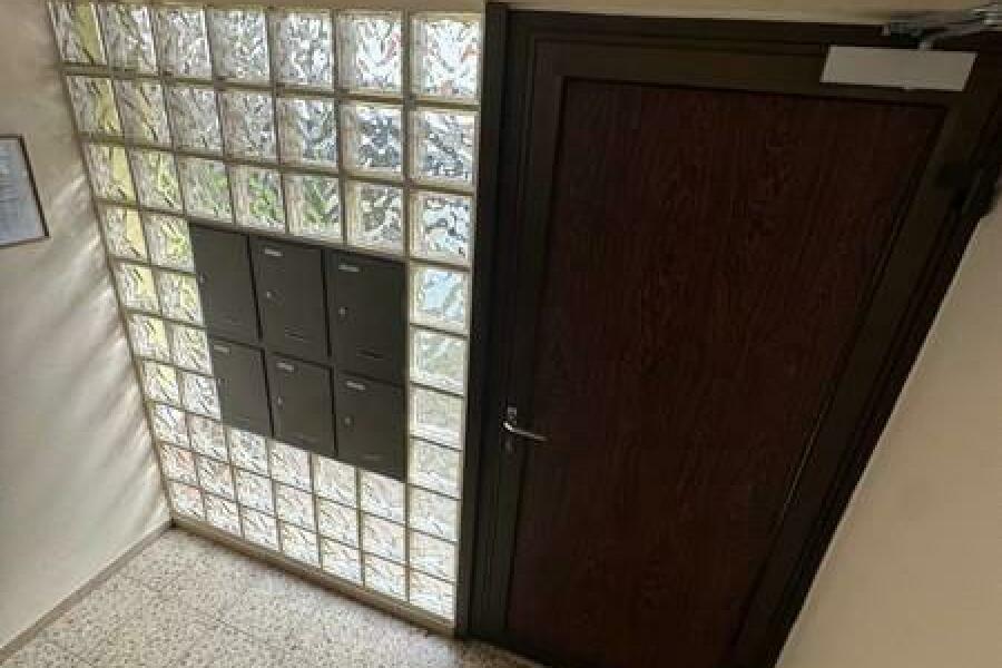 28 Hauseingang Treppenhaus