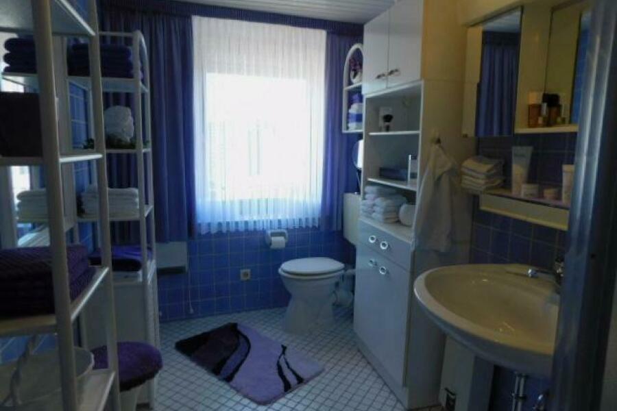 KB15-2 Badezimmer 1