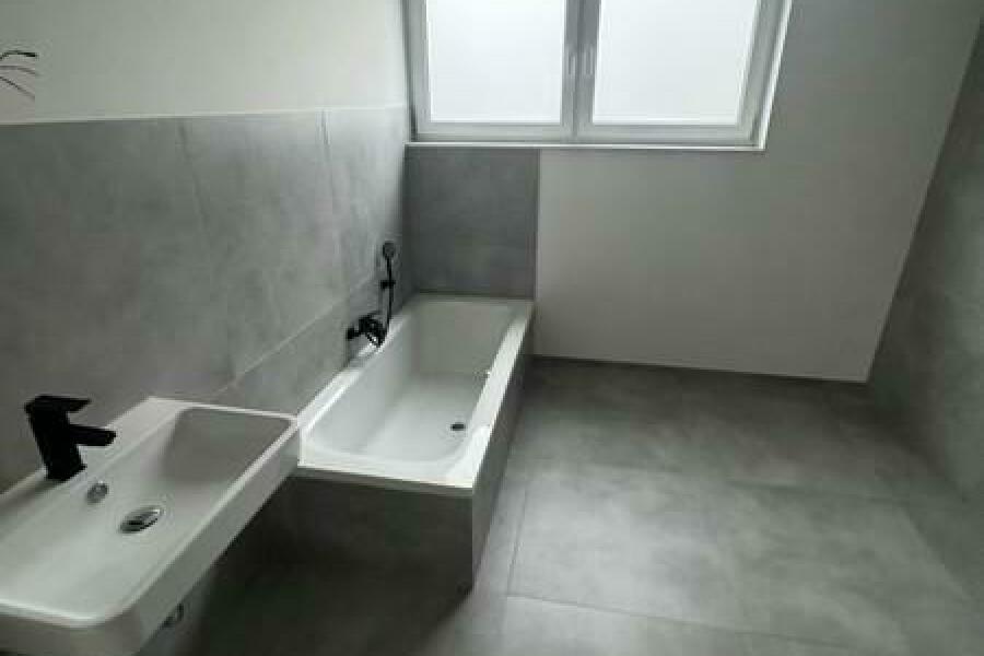 36 Impressionen aus den Wohnungen Bädern Balkonen