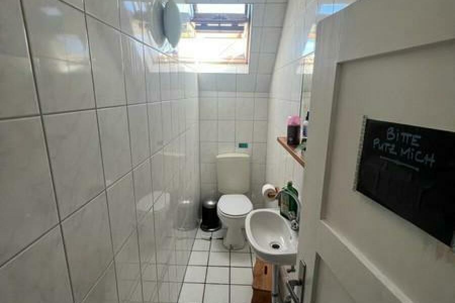 19 Gäste WC im DG