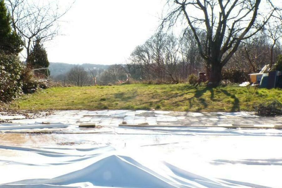 7 Blick (mittig) auf Baufenster und Terrasse