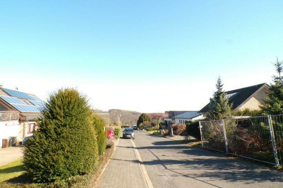 3 Blick Straße links