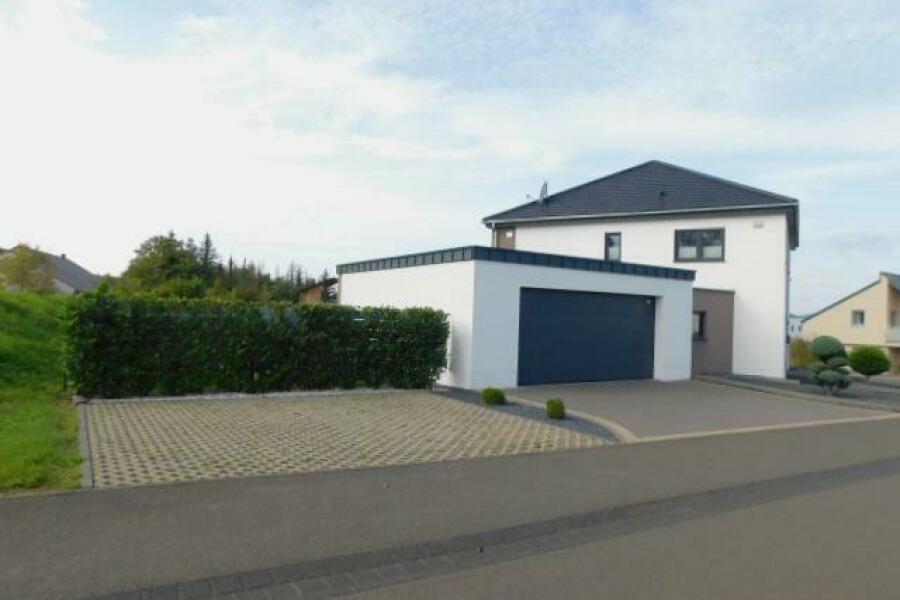 OB3 Ansicht Garage mit Stellplätzen
