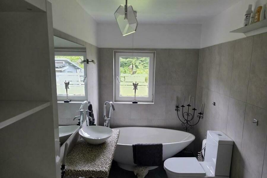 Badezimmer 1