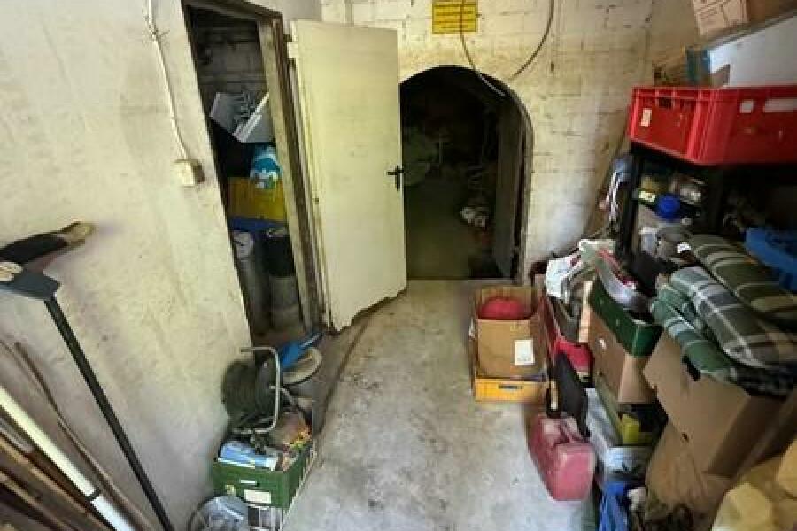 40 Kellervorraum