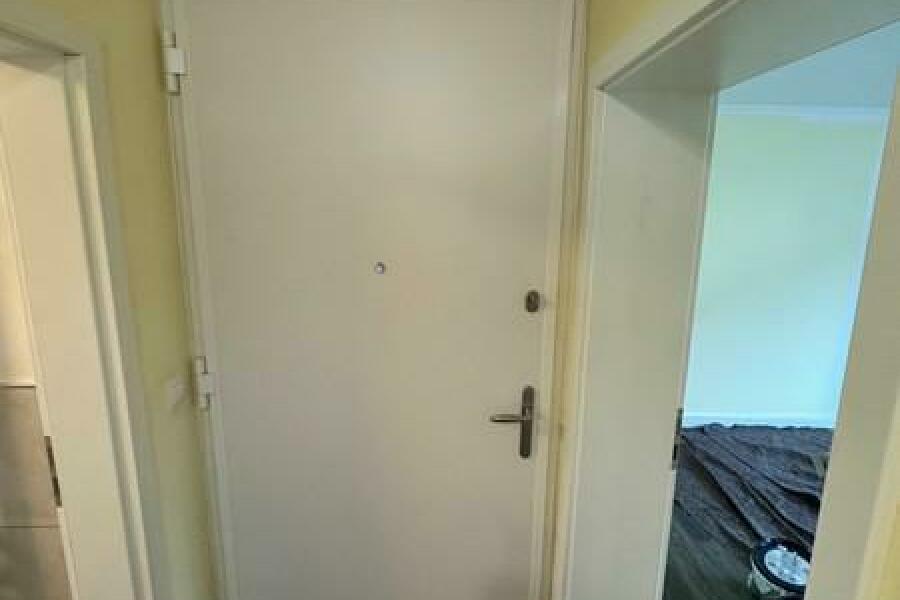 2 Wohnungstür