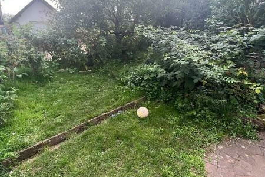 24 Garten am ÜParkplatz
