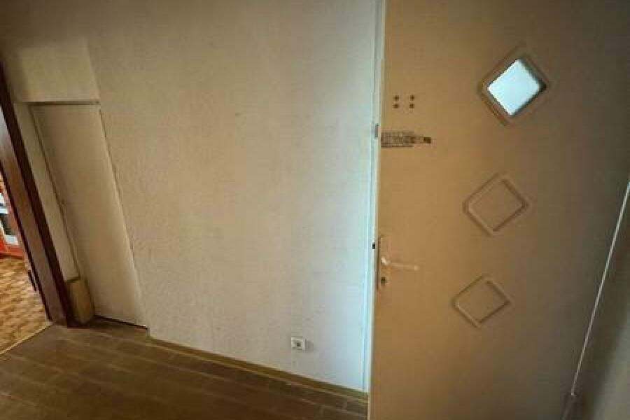 29 Flur - Hinterausgang zum Treppenhaus