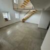 22 Wohnzimmer EG mit Galerie und offenem Treppenhaus