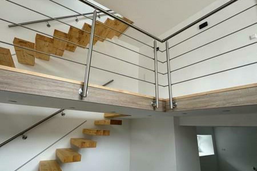 32 Galerie und Treppen