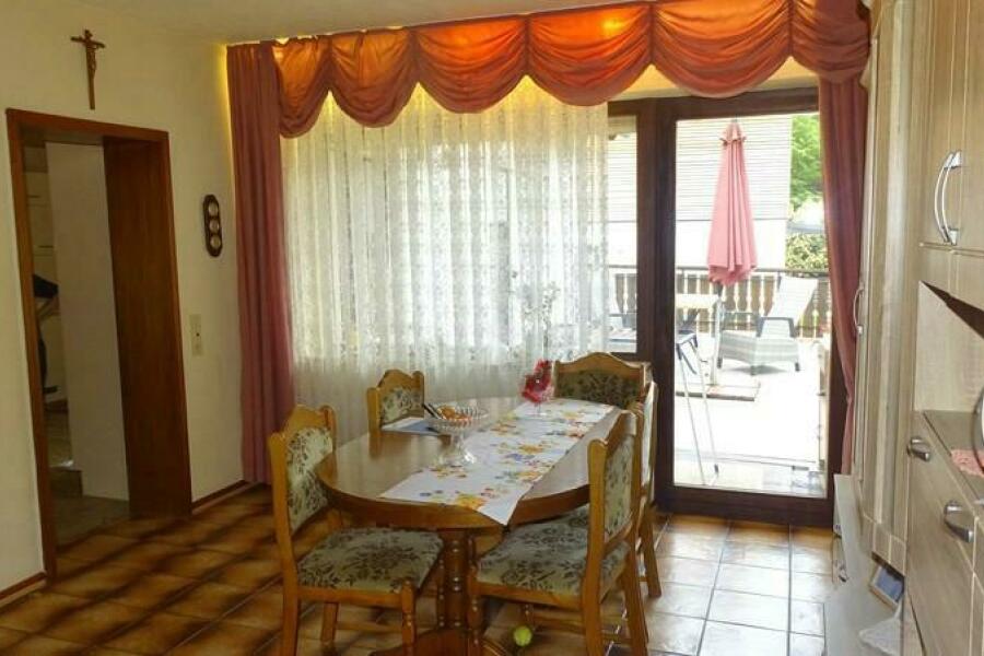 Wohnzimmer zum Balkon
