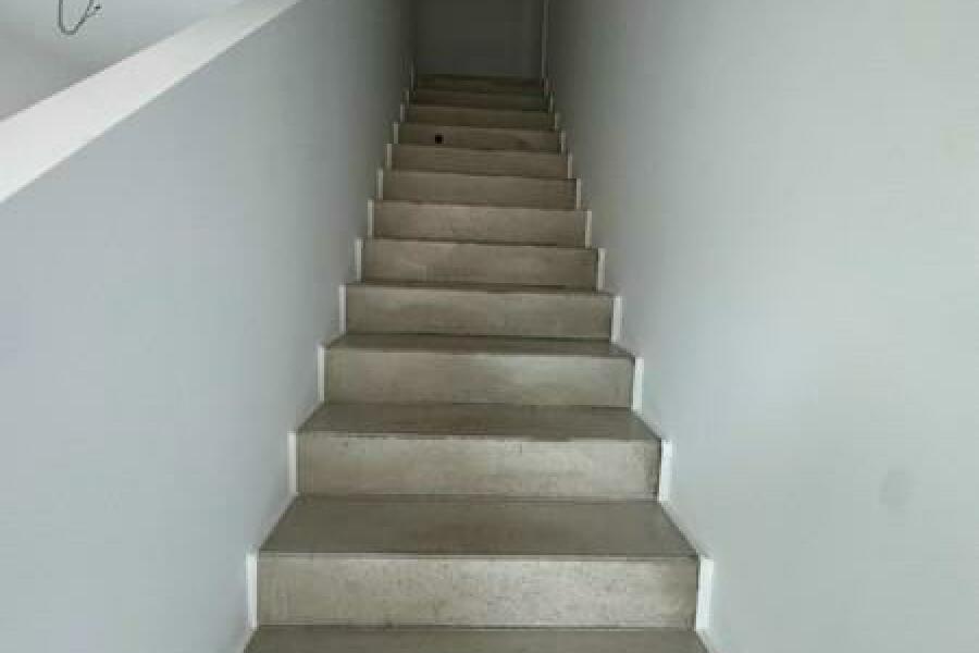 25 Treppe zum DG