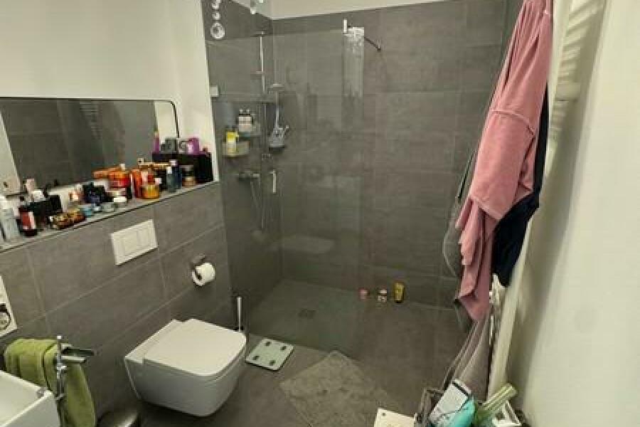10 Bad 1 mit barrierefreier Du