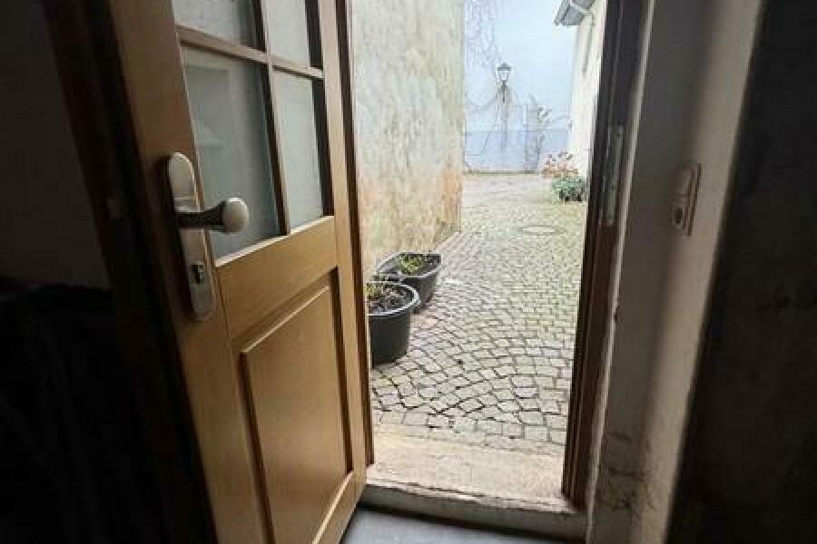 28 Hinterausgang