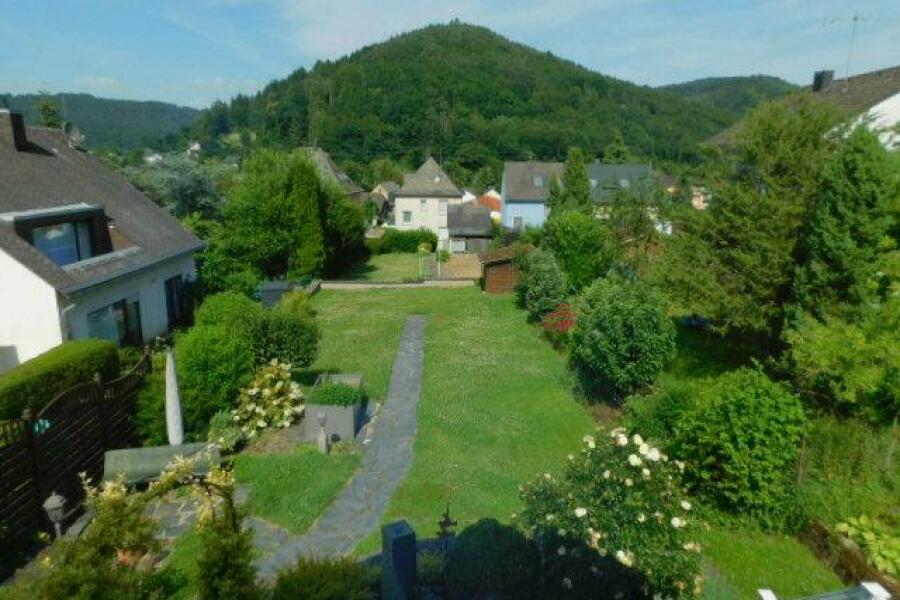 BB22 Blick i.d. Garten