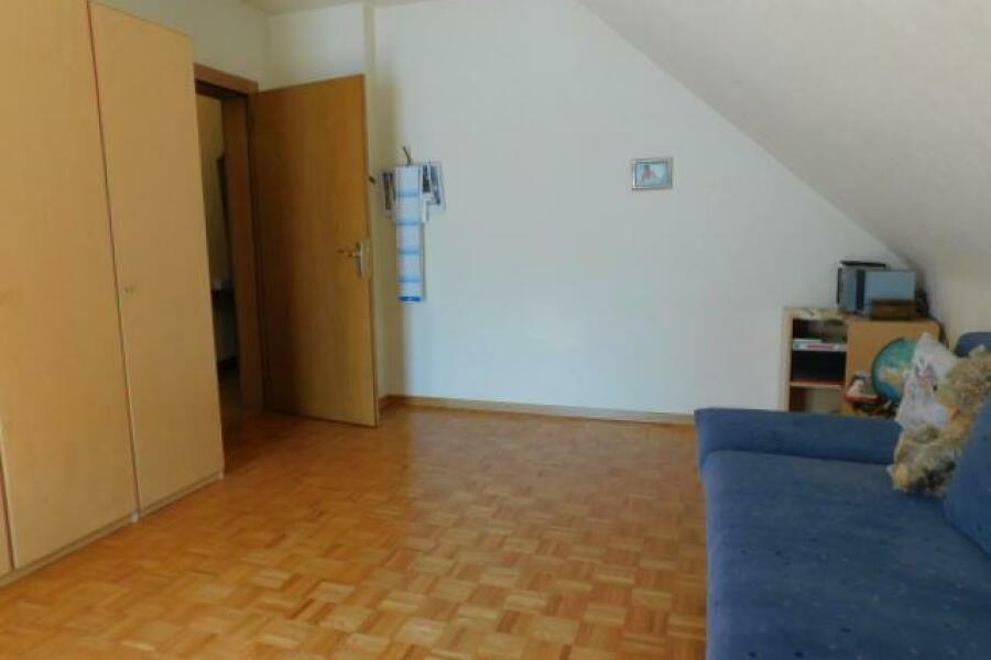 BB16 Schlafzimmer 2 OG