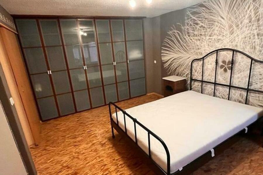 GB20-2 Schlafzimmer mit Einbauschrank