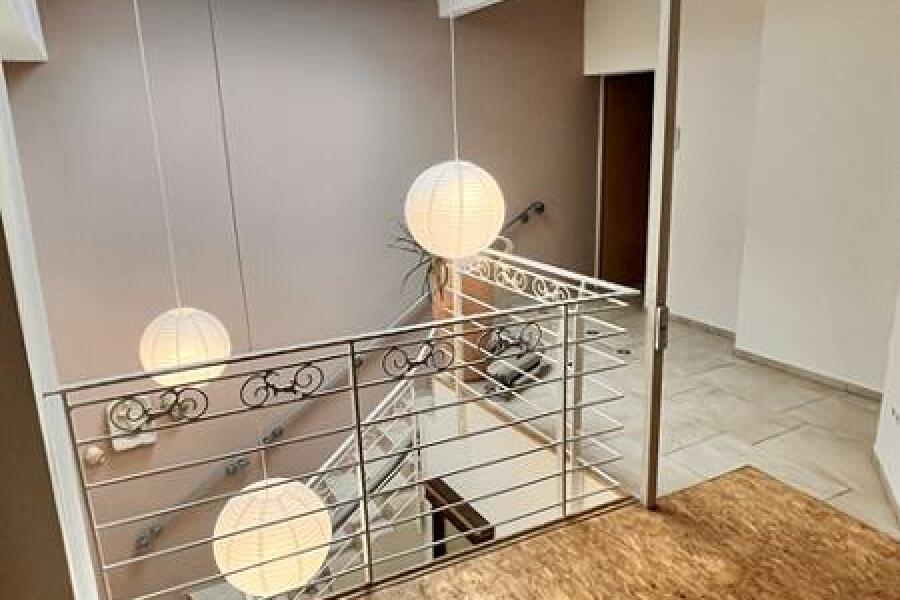 GB13 Treppenhaus -Flur OG