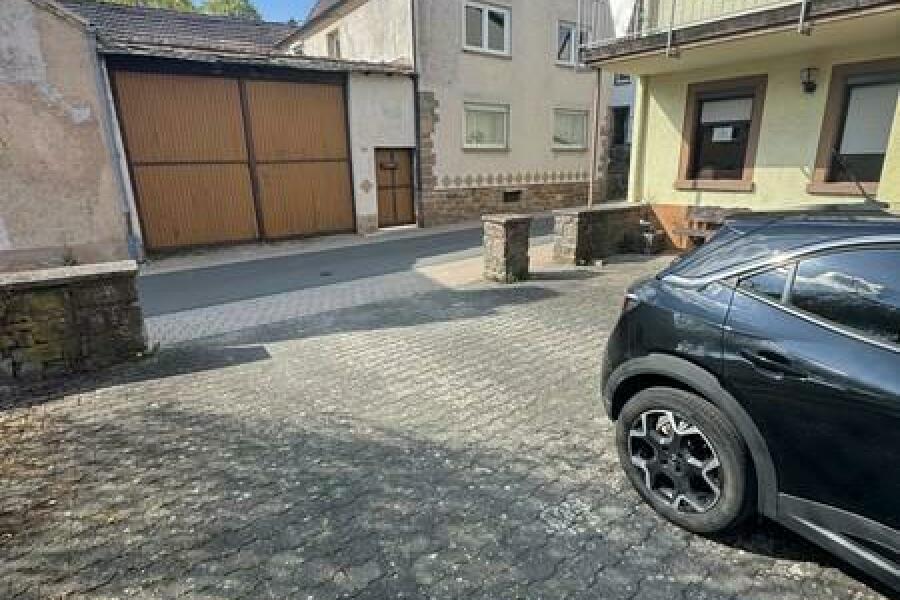 2 Sicht Hof zur Straße