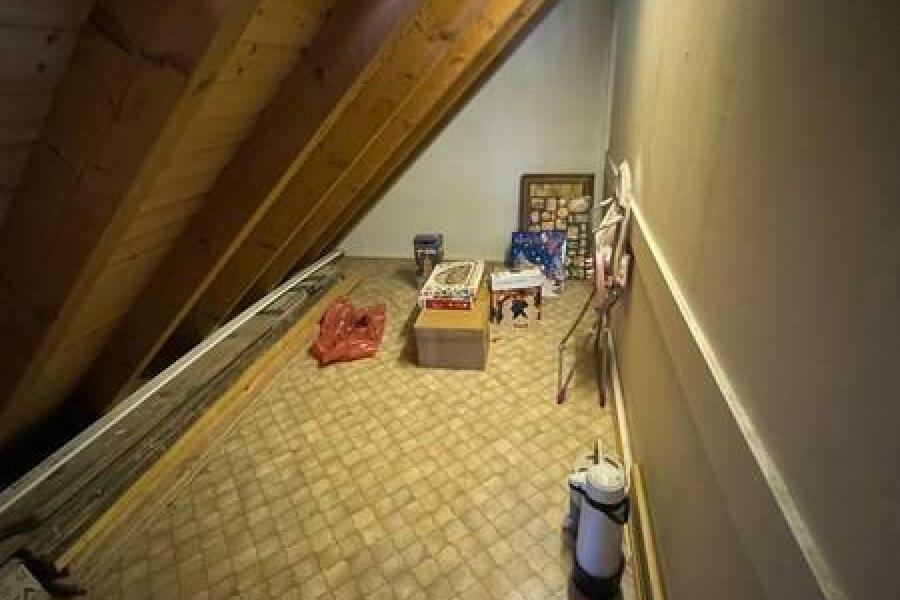 36 Wandschrank auf Galeriehöhe