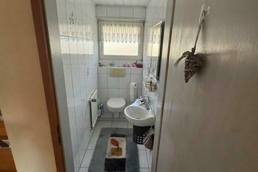 24 Gäste WC im EG
