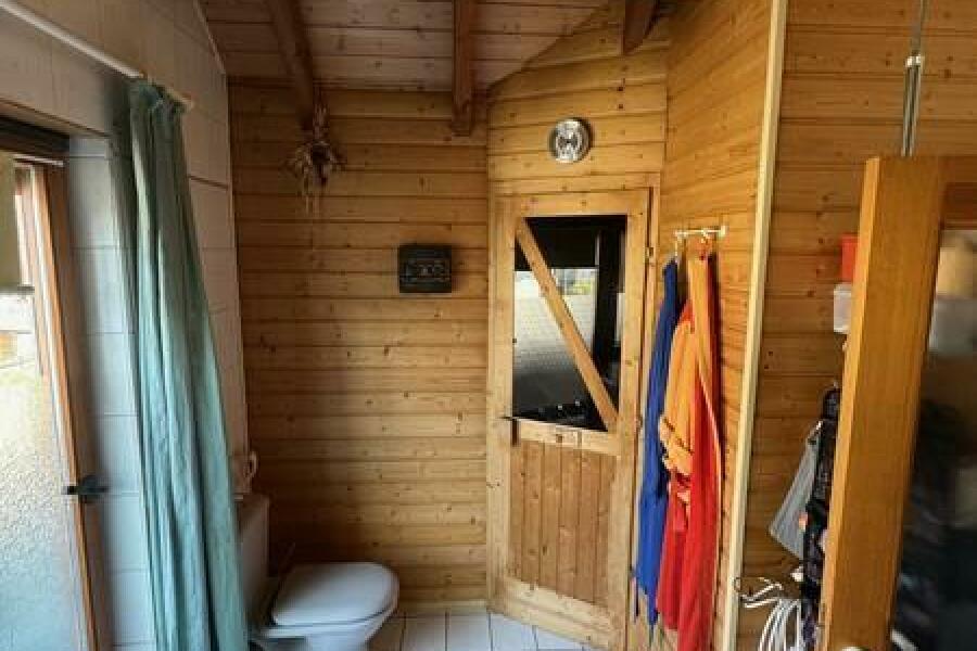 42 Bad und Sauna im DG