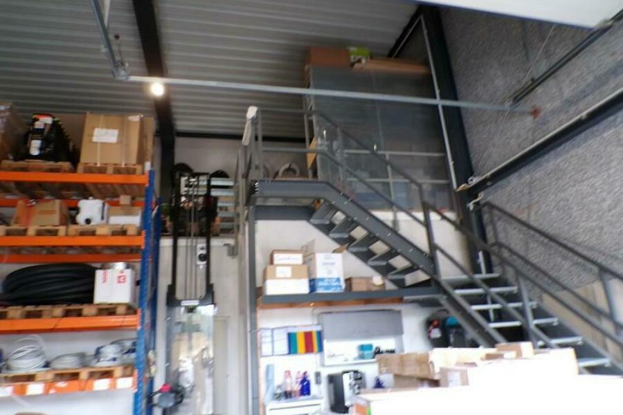 9a Lager (Blick auf Treppe)