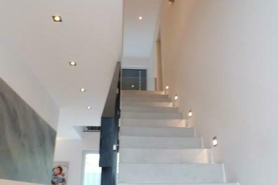 19b Treppe zum I.OG im Eingangsbereich