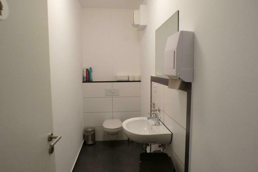 18a I.OG - Damen-WC