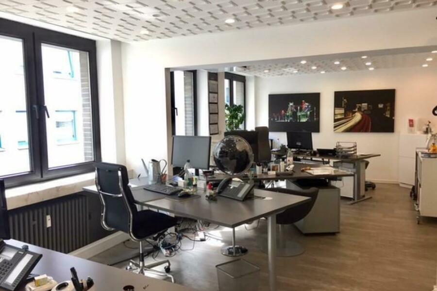 24-Hinterhaus Anbau großes Büro 1 1.OG