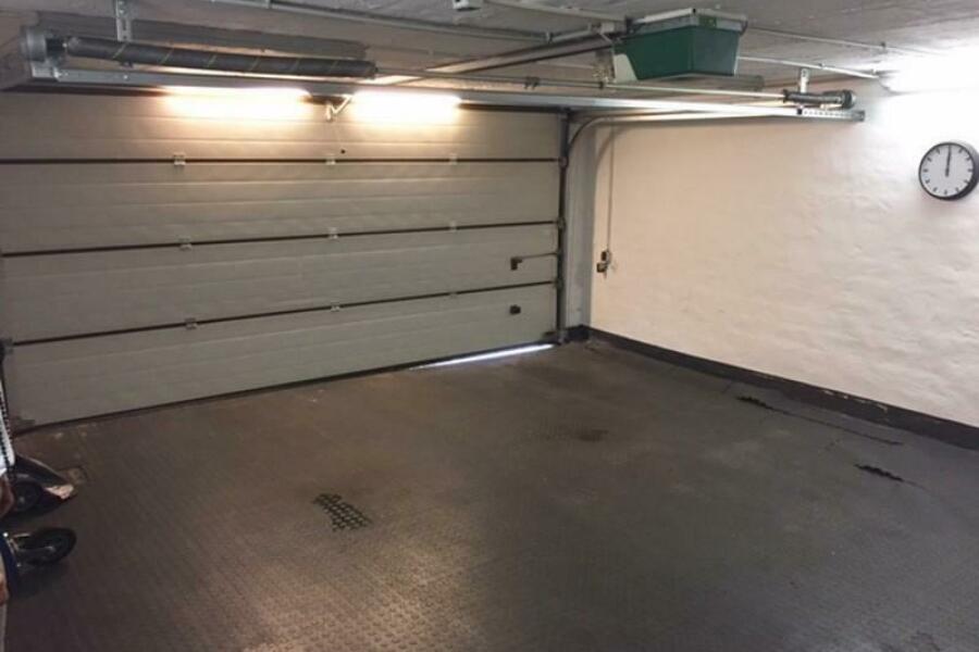 00-Hinterhaus Innenansicht Garage 1
