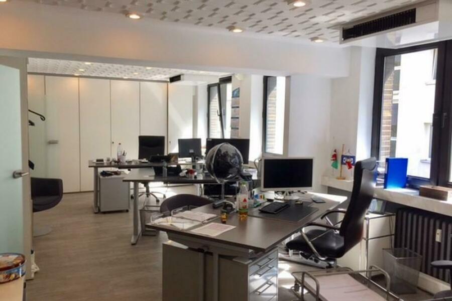 25-Hinterhaus Anbau großes Büro 2 1.OG