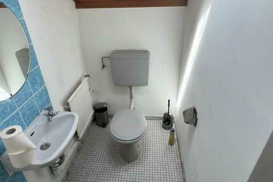 29 Gäste WC im OG