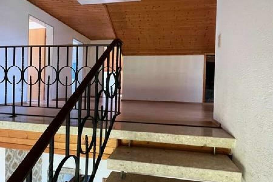 28 TrH zum großen Flur im OG vor den Appartements