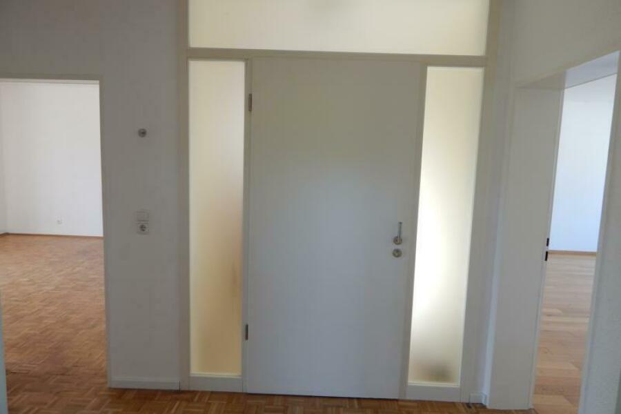 Wohnungstuer