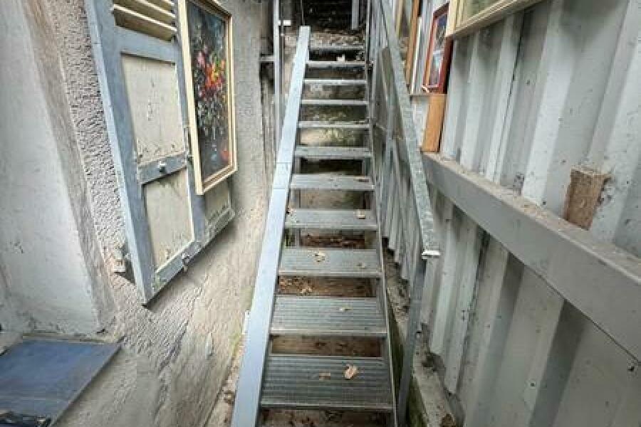 17 Treppe zum OG präpariert für Lift