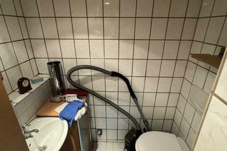 16 Gäste WC