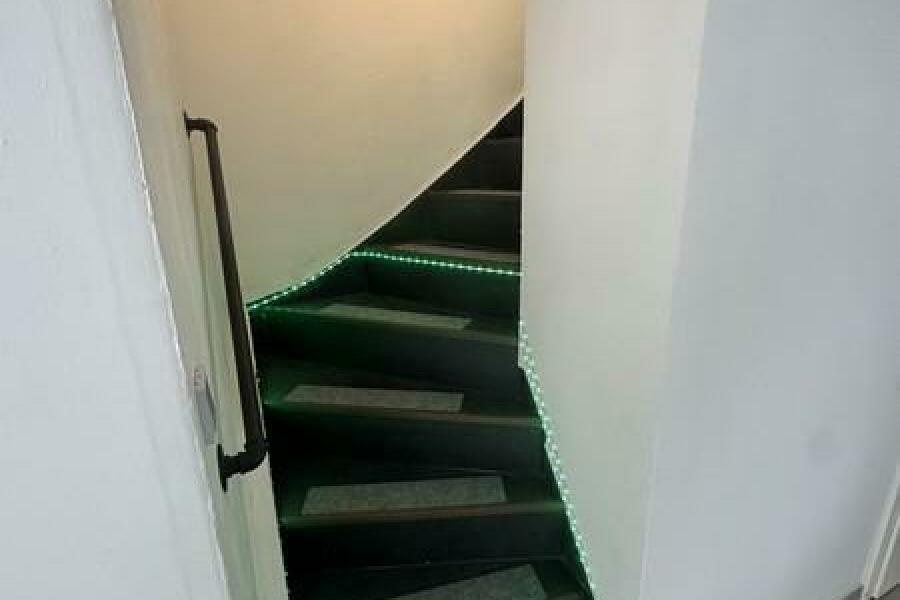 22 Treppe zur oberen Wohnung