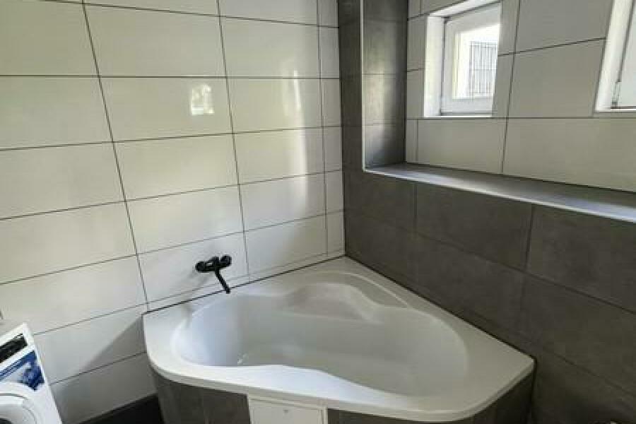 7 Eckbadewanne
