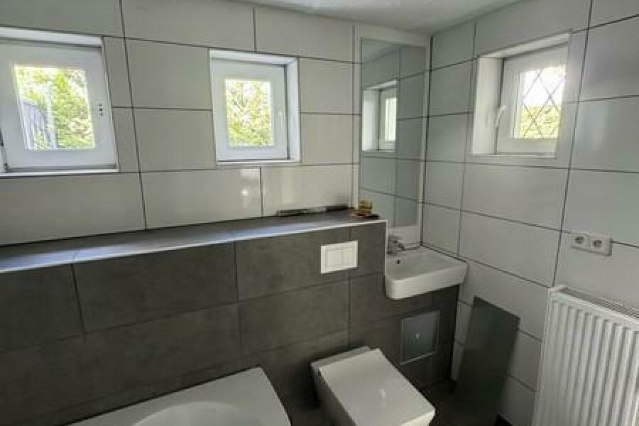 8 Badewann WC Hygienebereich
