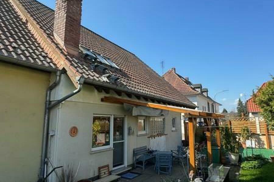 28 Terrasse und Garten