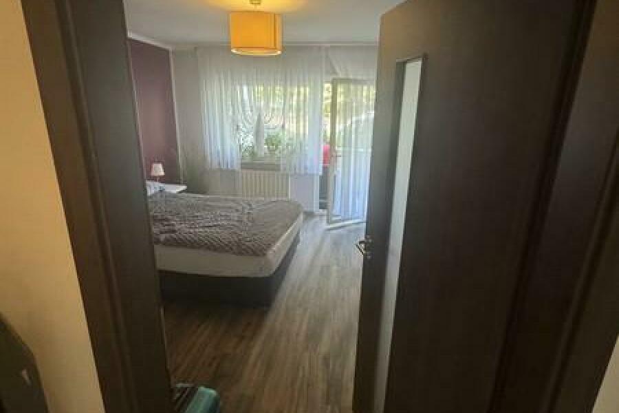 11 Schlafzimmer mit Balkon
