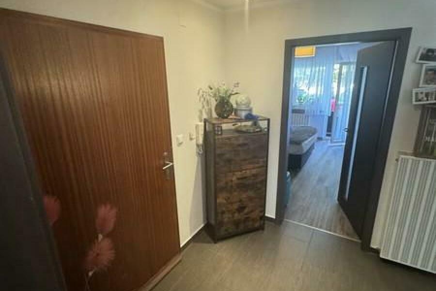 9 Flur im Eingangsbereich